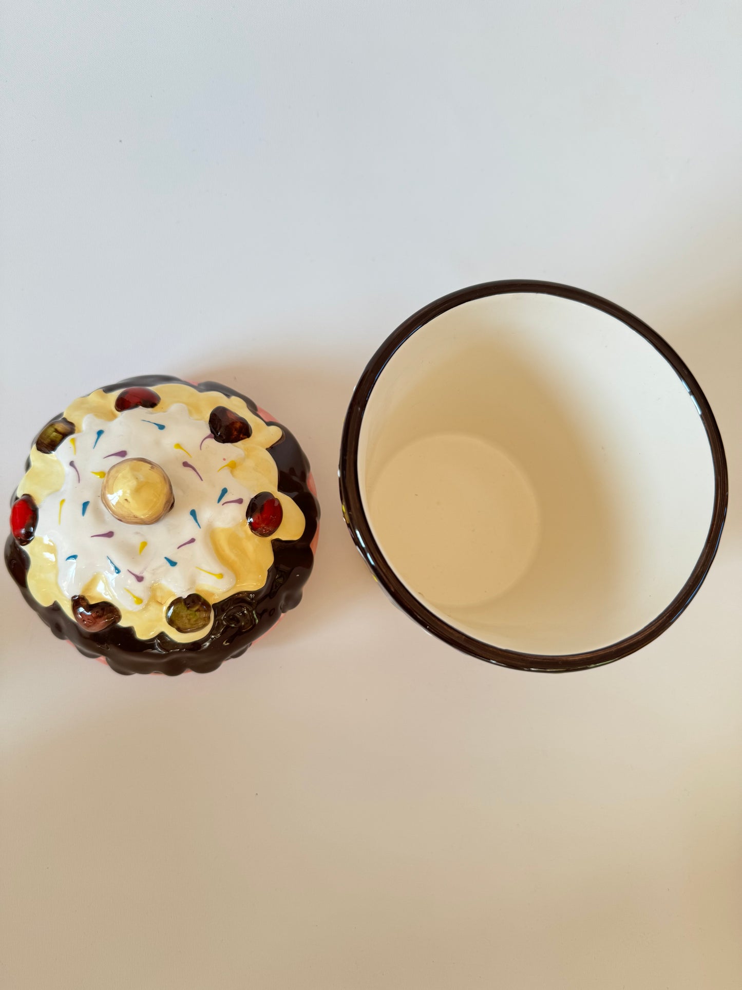 Large Ceramic Cupcake Cookie Jar Biscuit Storage Jar | Vintage Retro | Kitsch |