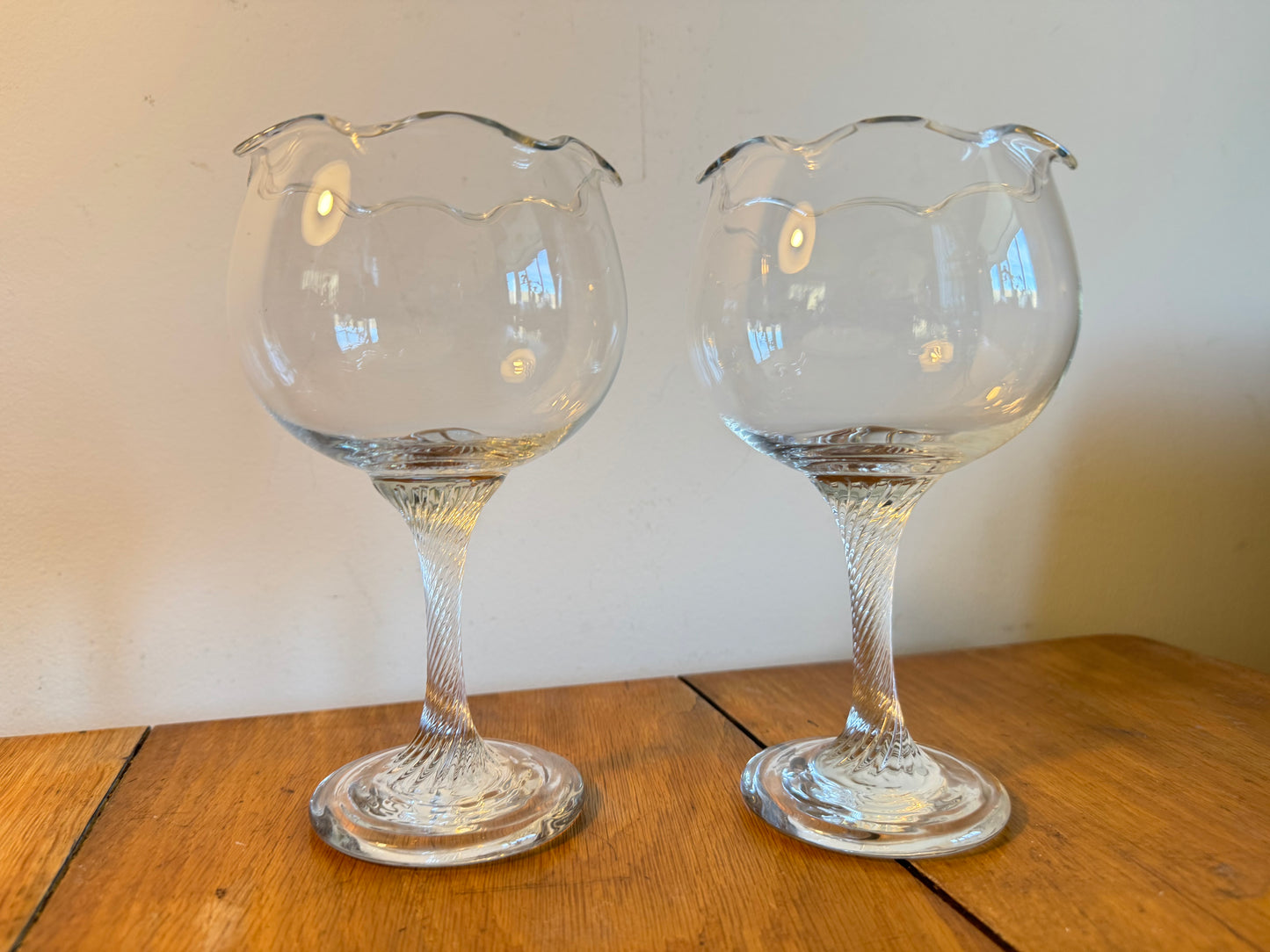 Pair of Twisted Stem Gin Glasses | Scalloped/Flared Rim | Dessert Glass | Vintage Retro Barware |