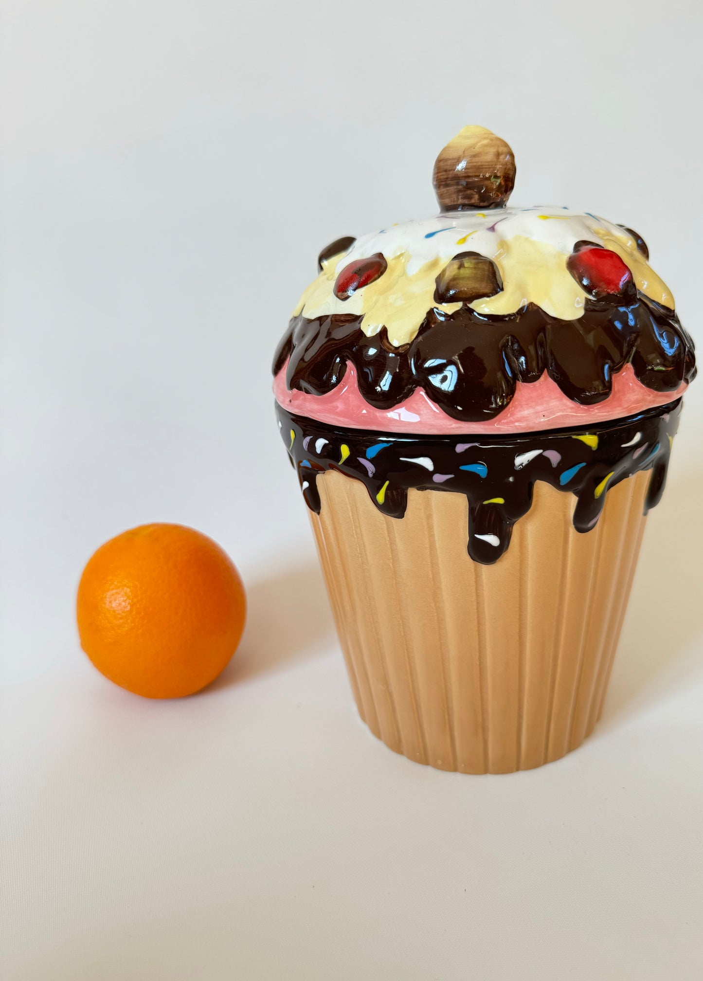 Large Ceramic Cupcake Cookie Jar Biscuit Storage Jar | Vintage Retro | Kitsch |