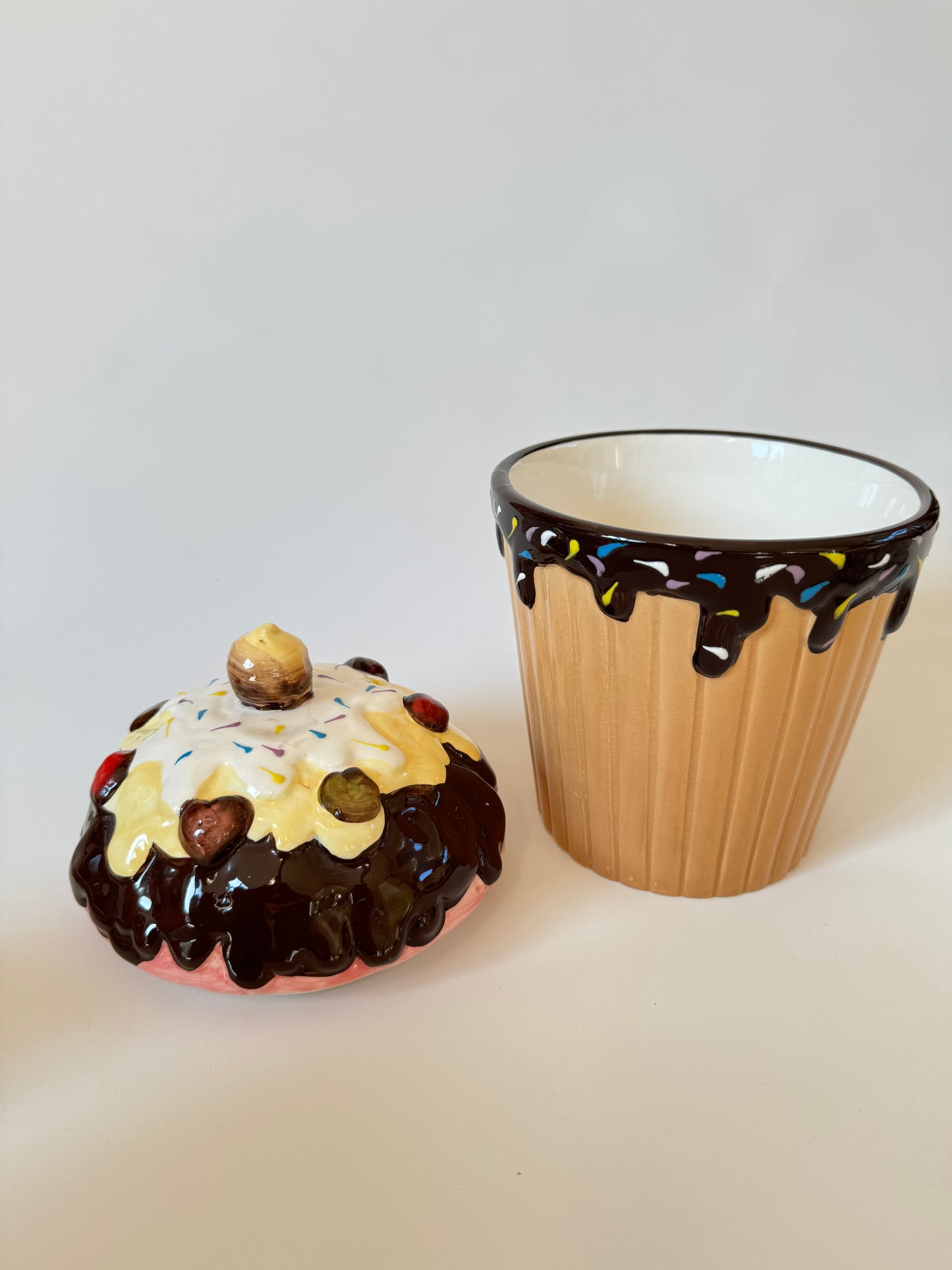 Large Ceramic Cupcake Cookie Jar Biscuit Storage Jar | Vintage Retro | Kitsch |