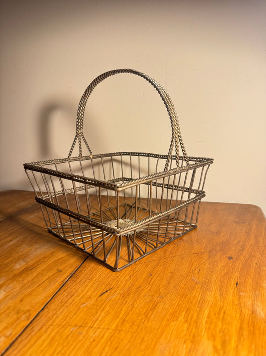 Rustic Metal Wire Basket with Handle | Vintage Retro | Homeware Decor |