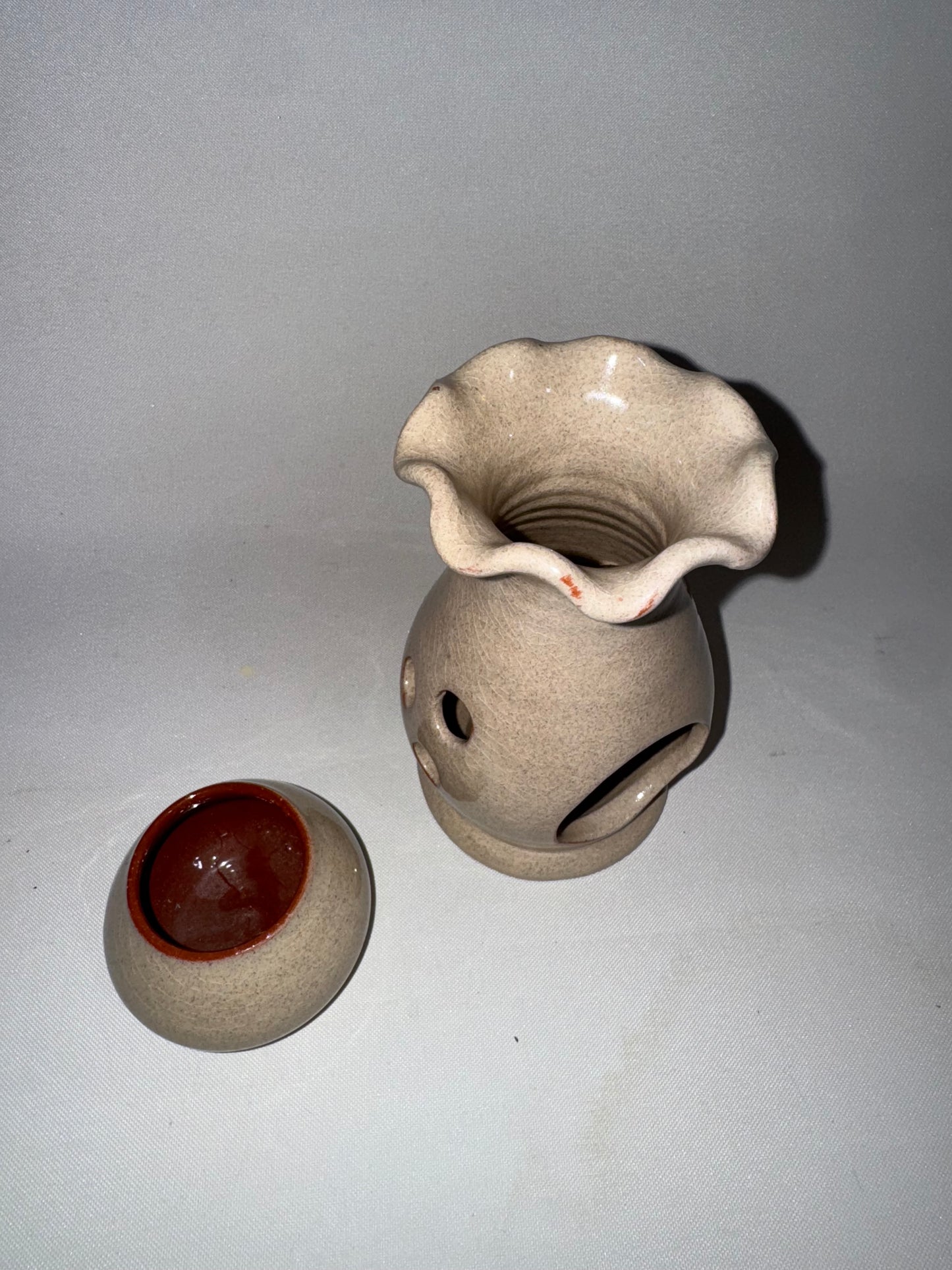 Vintage Frog Ceramic Oil Burner – Handpainted | Aromatherapy | Wax Melt Burner | Retro Quirky |