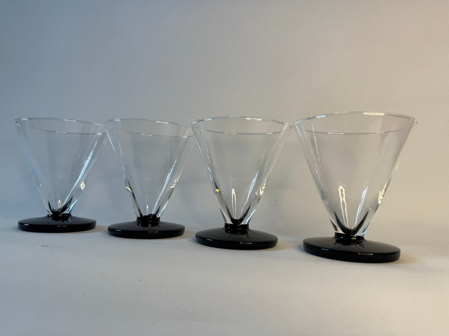 Black Base Retro 80’s Crystal Cocktail/Wine Glasses | Set of 4 | Vintage | Barware |