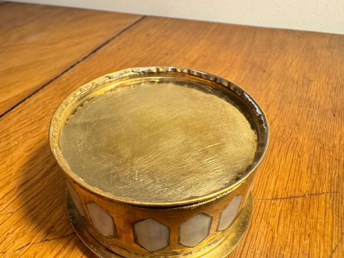 Small Brass Trinket Box with Mother of Pearl Inlay | 1940s | Pill Box/Jewellery Box | Vintage Retro Quirky |