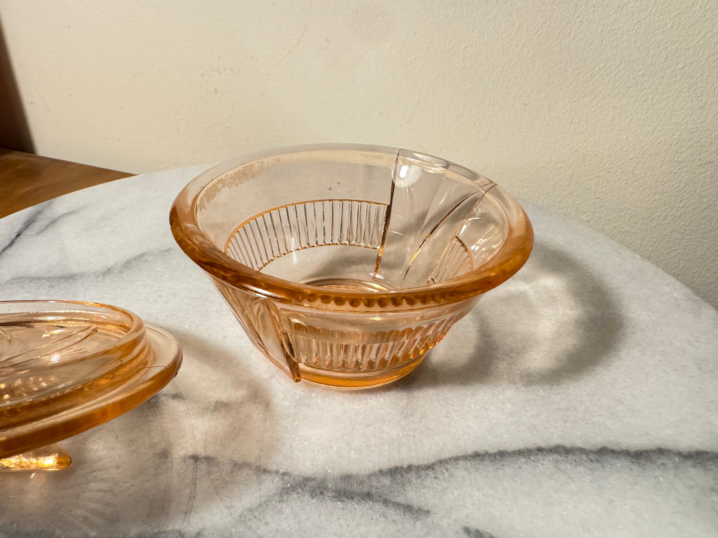 Small Pressed Glass Trinket Vanity Dish with Lid | Art Deco Vintage Retro | Pink |