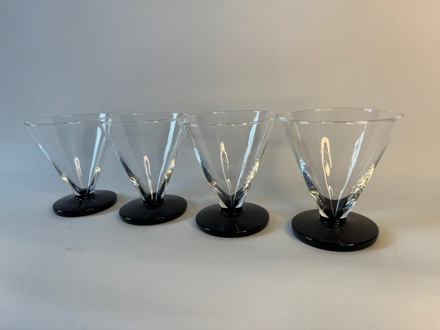 Black Base Retro 80’s Crystal Cocktail/Wine Glasses | Set of 4 | Vintage | Barware |