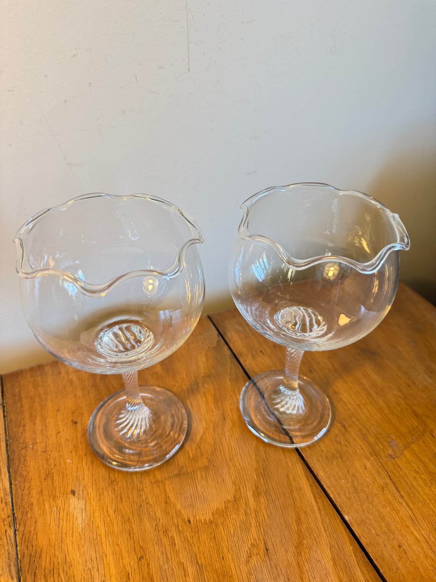 Pair of Twisted Stem Gin Glasses | Scalloped/Flared Rim | Dessert Glass | Vintage Retro Barware |