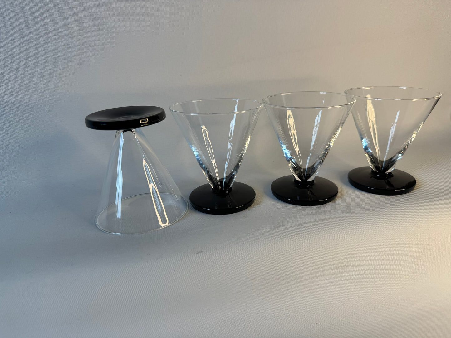Black Base Retro 80’s Crystal Cocktail/Wine Glasses | Set of 4 | Vintage | Barware |