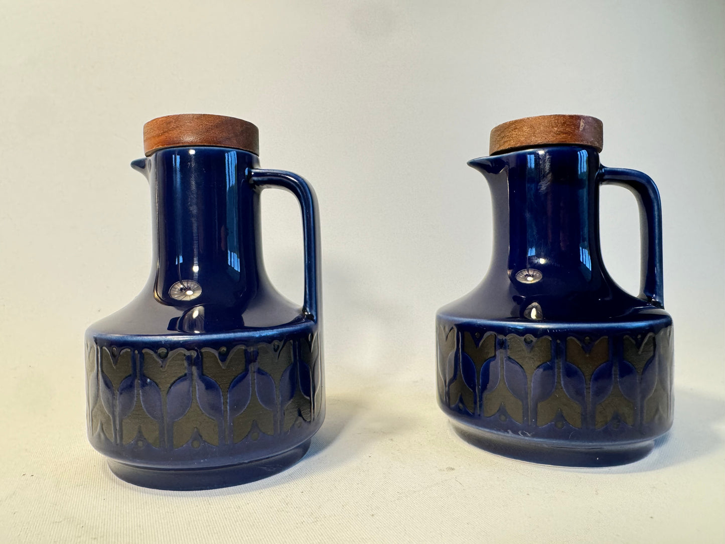 Hornsea Heirloom Navy Blue Oil & Vinegar Pair | Vintage Retro |