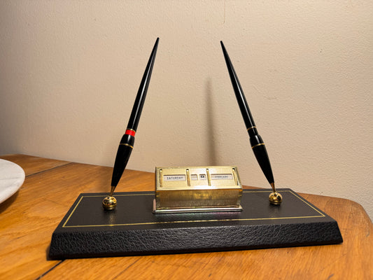 Luxury Executive Desk Perpetual Calander and Pen Set | Vintage Retro |