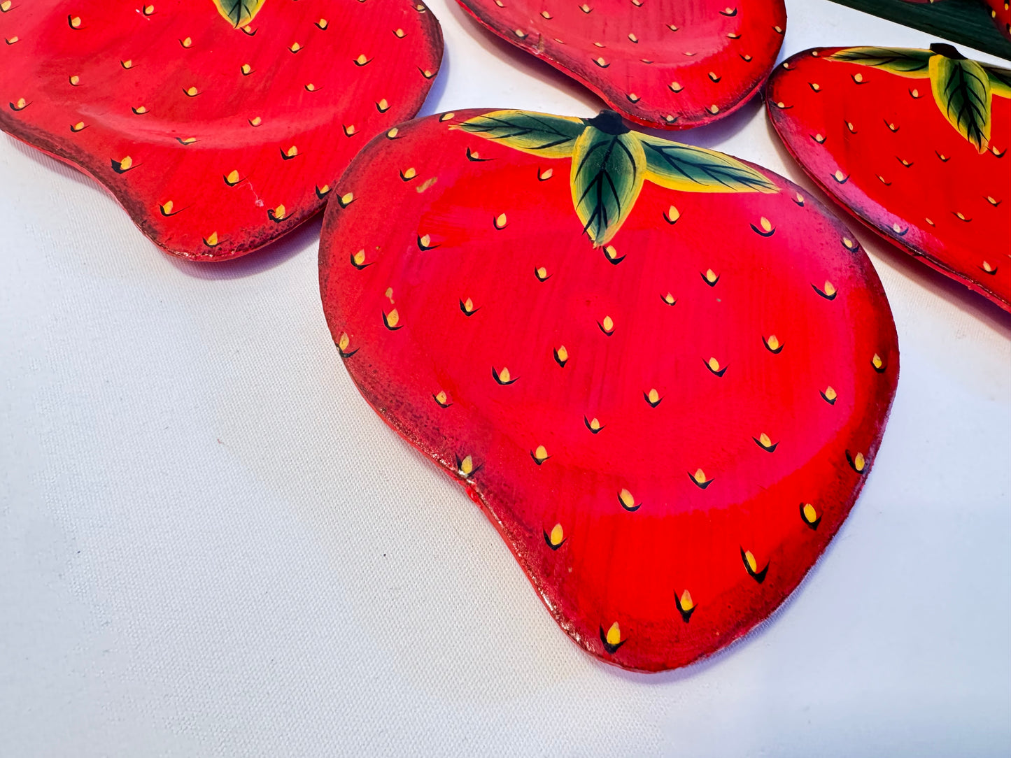 Wooden Strawberry Coasters & Holder | Set of 4 | Vintage Retro Tableware | Kitsch Quirky Unique |