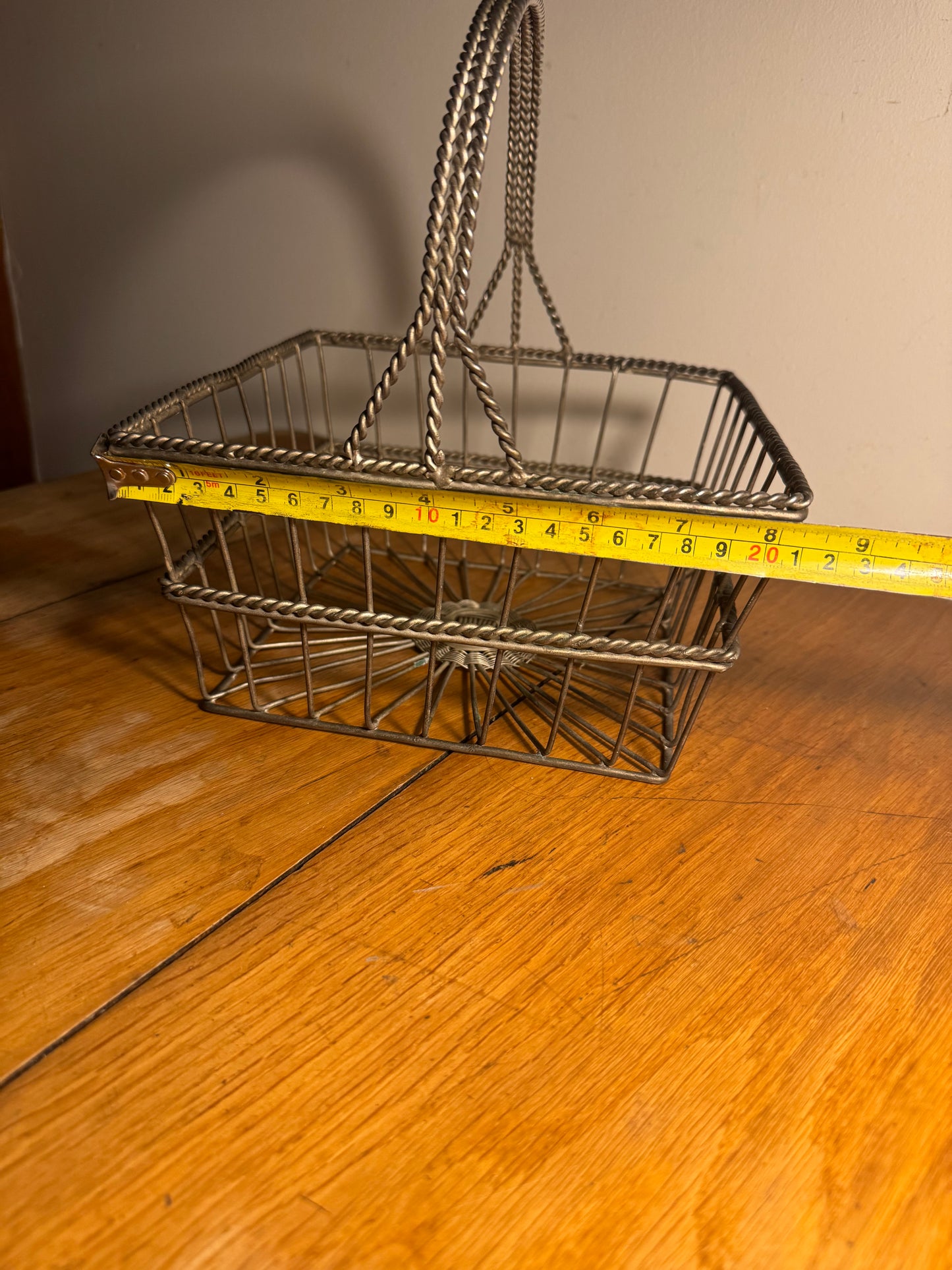 Rustic Metal Wire Basket with Handle | Vintage Retro | Homeware Decor |