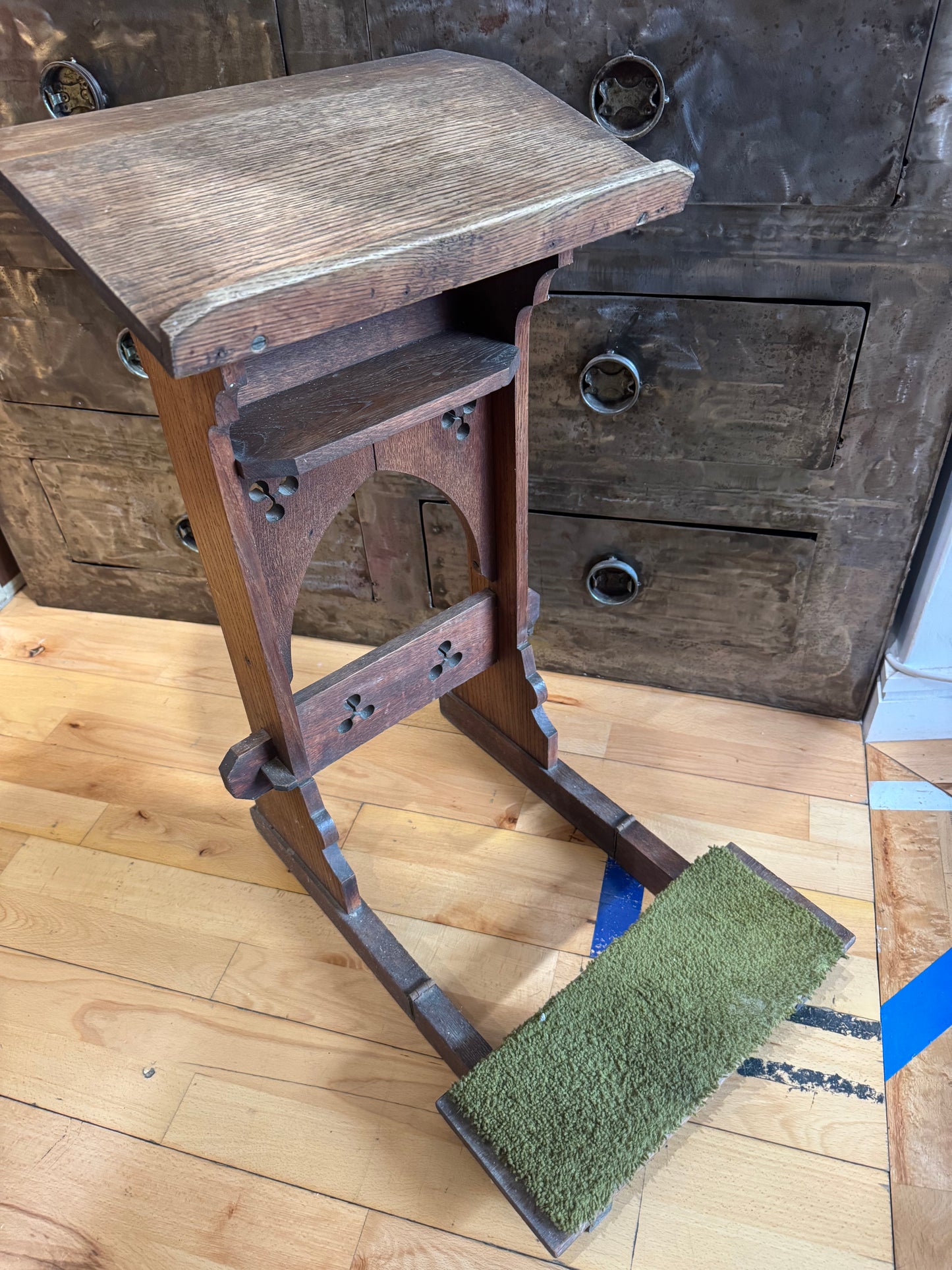 Antique Oak Church Lectern | Prayer Kneeler/Prie-Dieu |