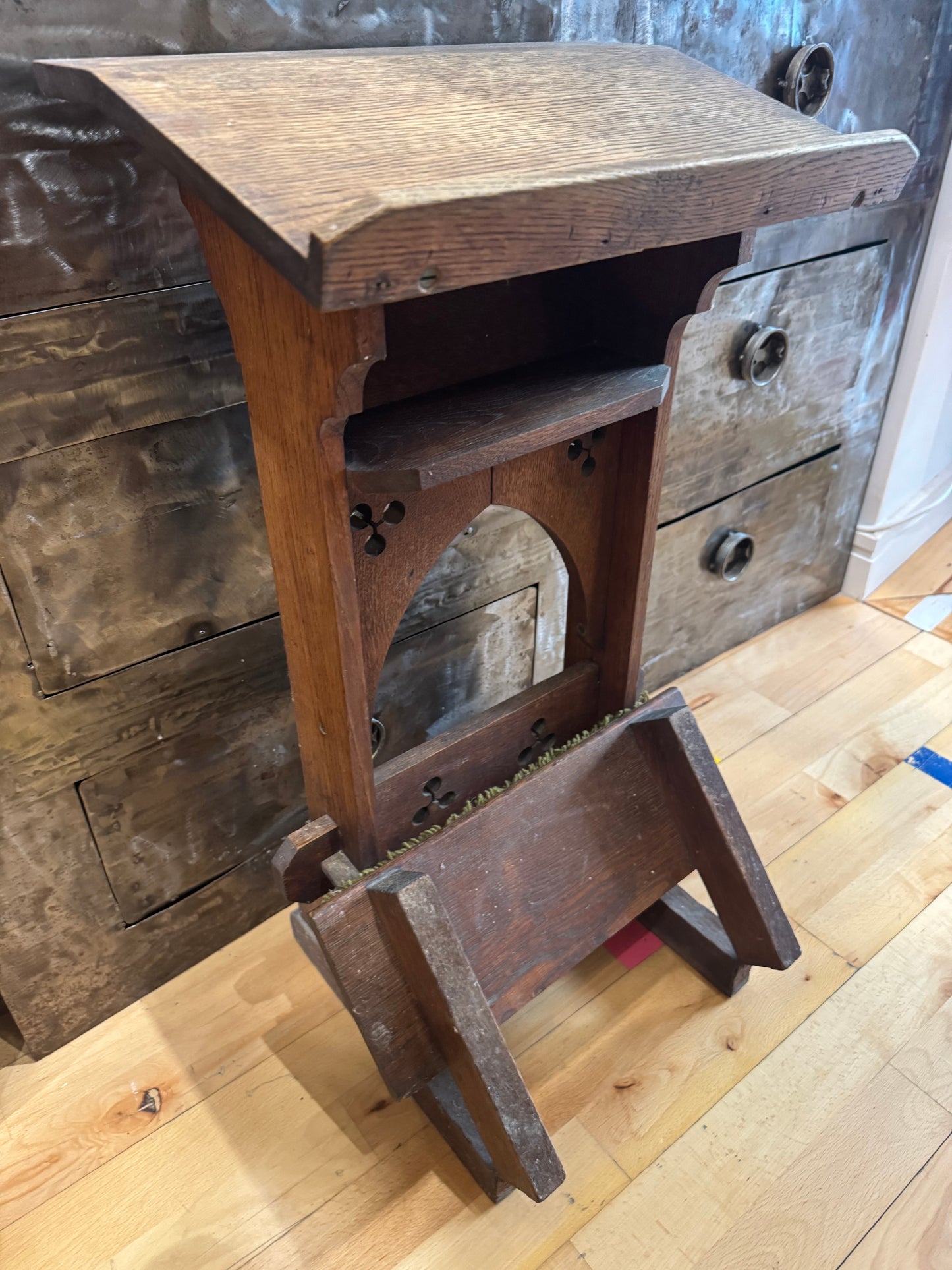 Antique Oak Church Lectern | Prayer Kneeler/Prie-Dieu |