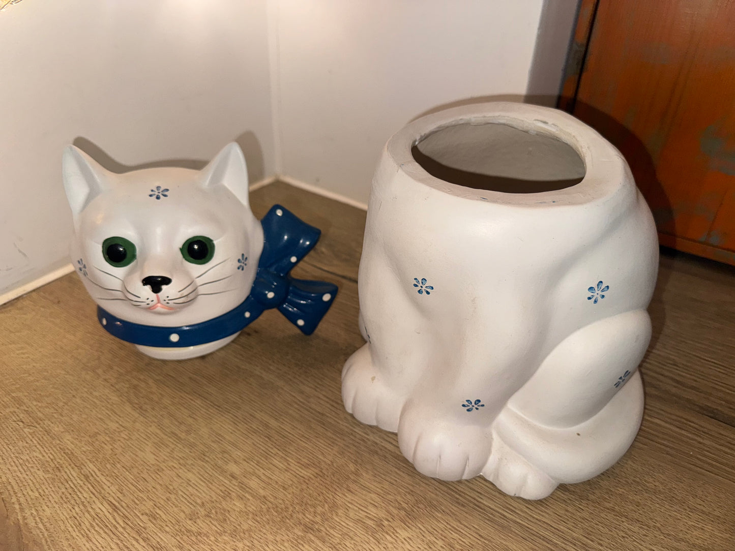 Ceramic White Cat Cookie Jar | Vintage Unique Quirky Kitsch |