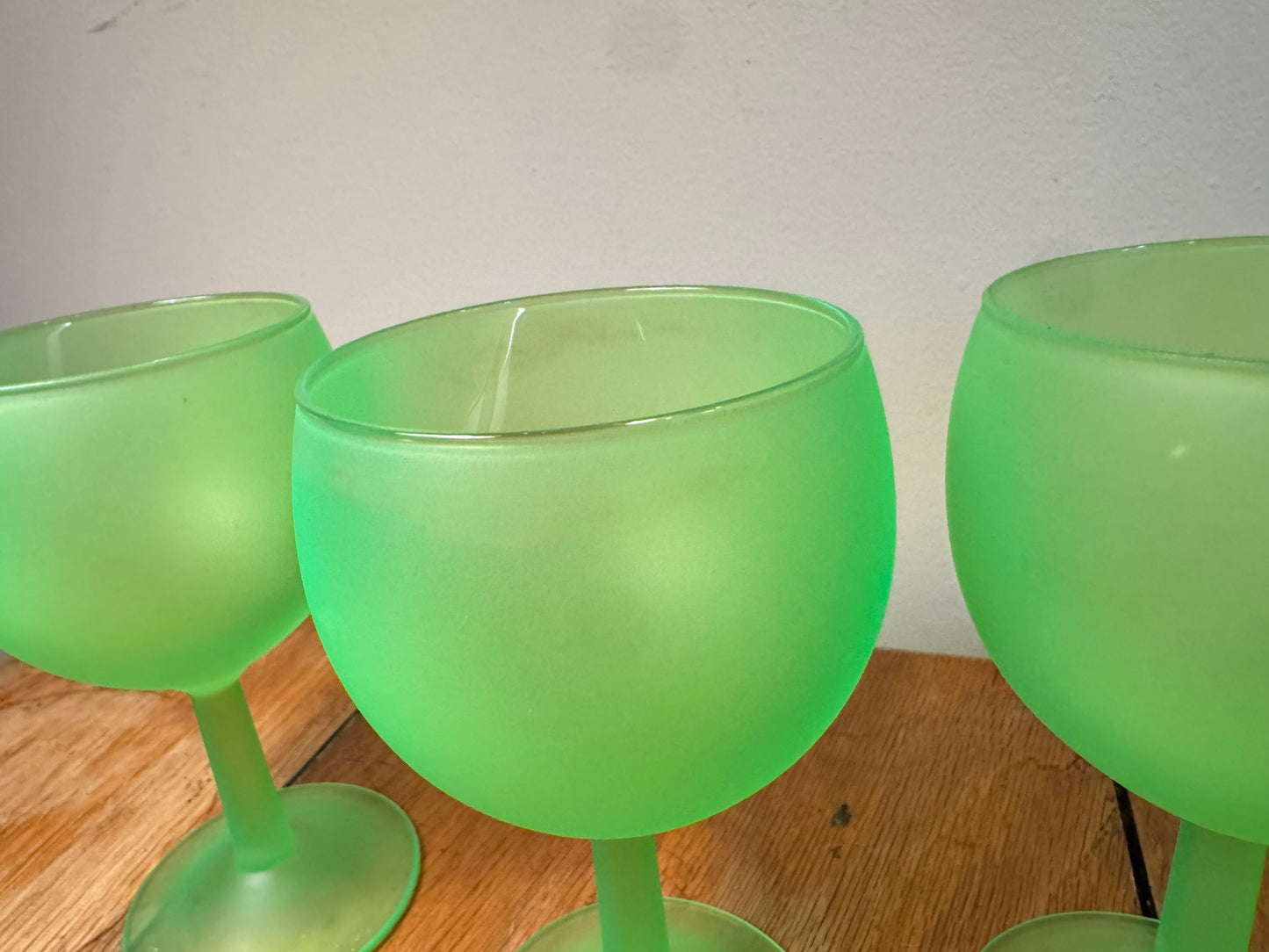 Set of 5 Frosted Uranium Wine Glasses | Luminarc France Techno Neon Green | Vaseline Glass | Vintage Retro Quirky Barware |