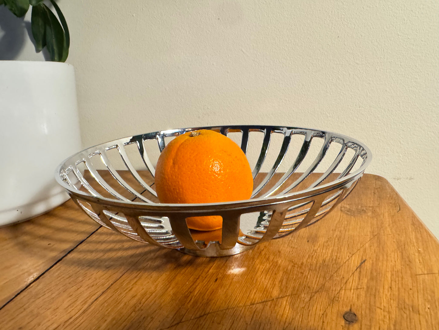 Retro Chrome Decorative Fruit Bowl