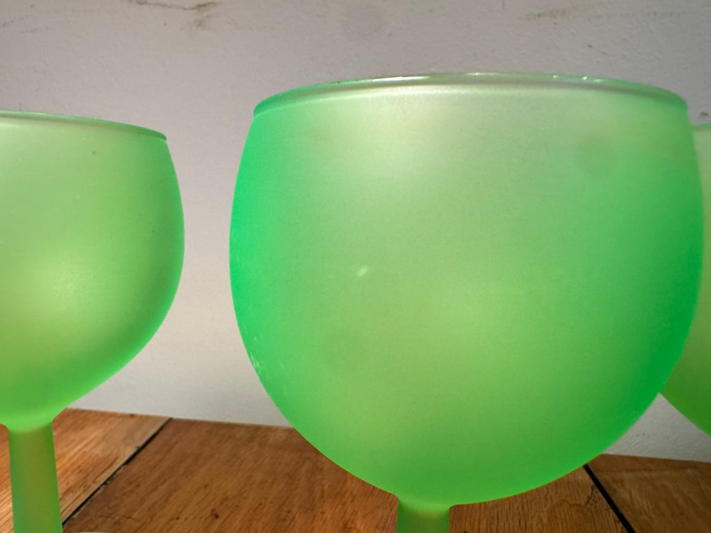 Set of 5 Frosted Uranium Wine Glasses | Luminarc France Techno Neon Green | Vaseline Glass | Vintage Retro Quirky Barware |