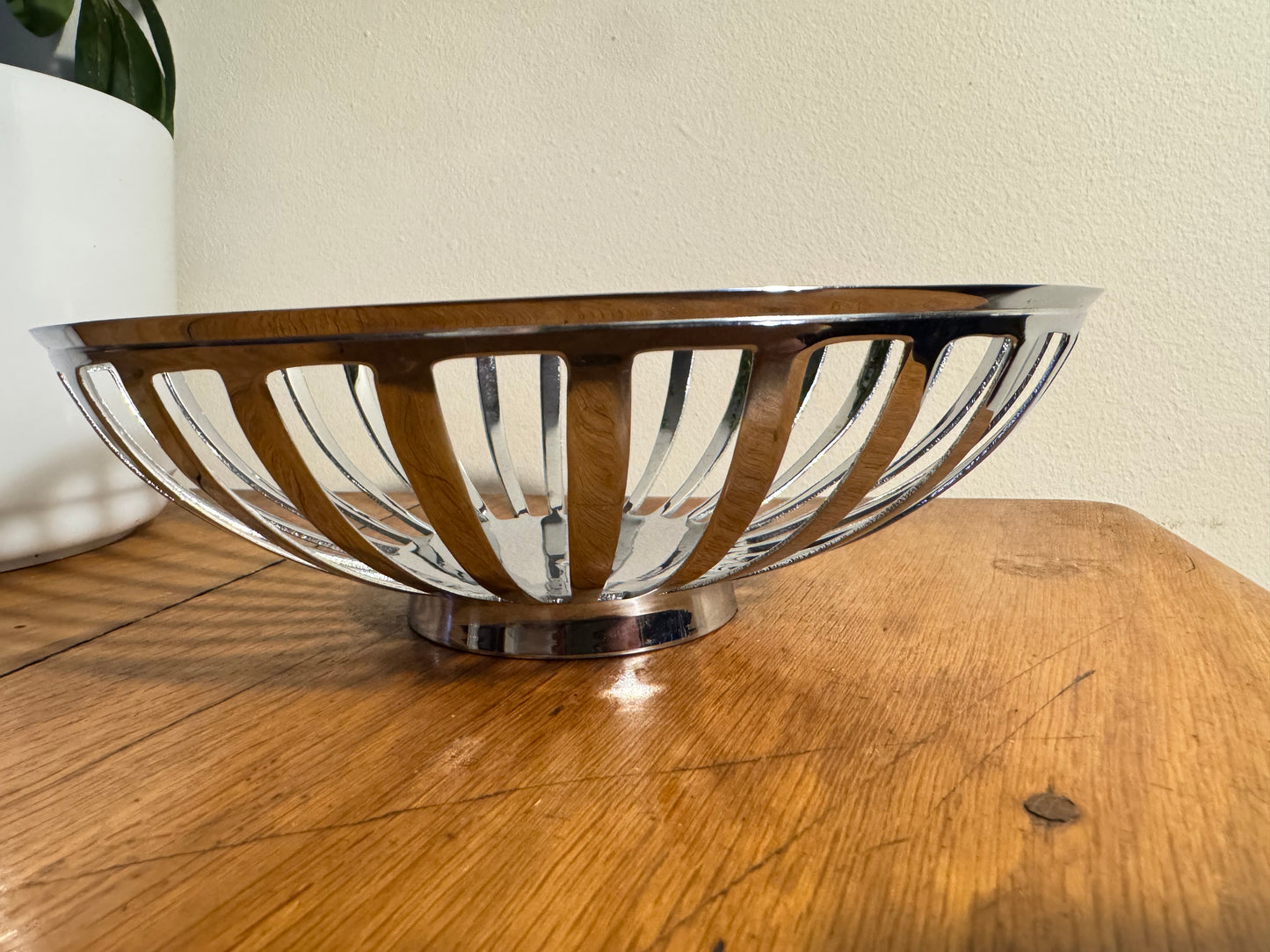 Retro Chrome Decorative Fruit Bowl