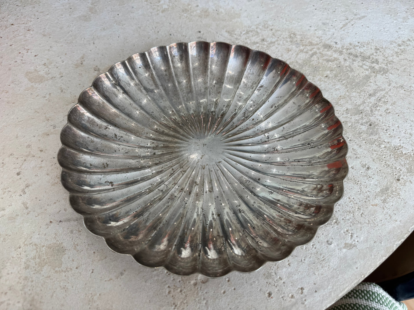 Elkington Scalloped Silver Plate Decorative Platter / Fruit Bowl