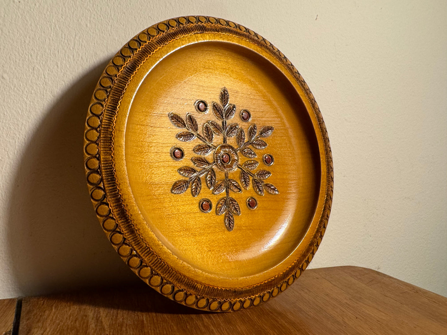 Decorative Wooden Wall Plate |Vintage Retro Decor | Jersey UK |