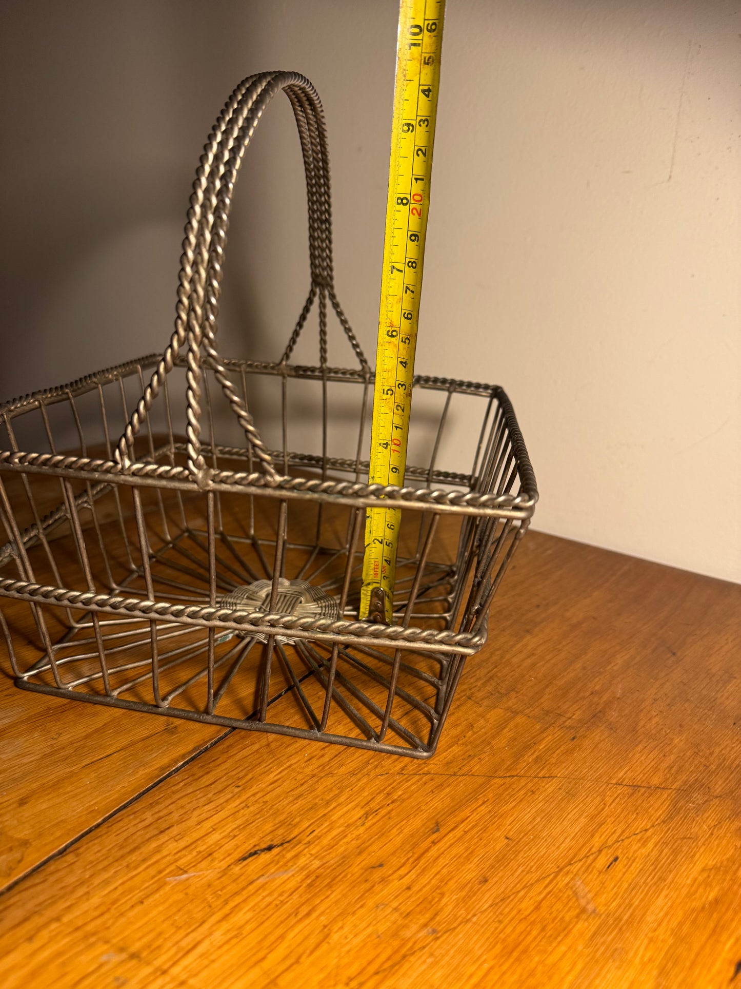 Rustic Metal Wire Basket with Handle | Vintage Retro | Homeware Decor |