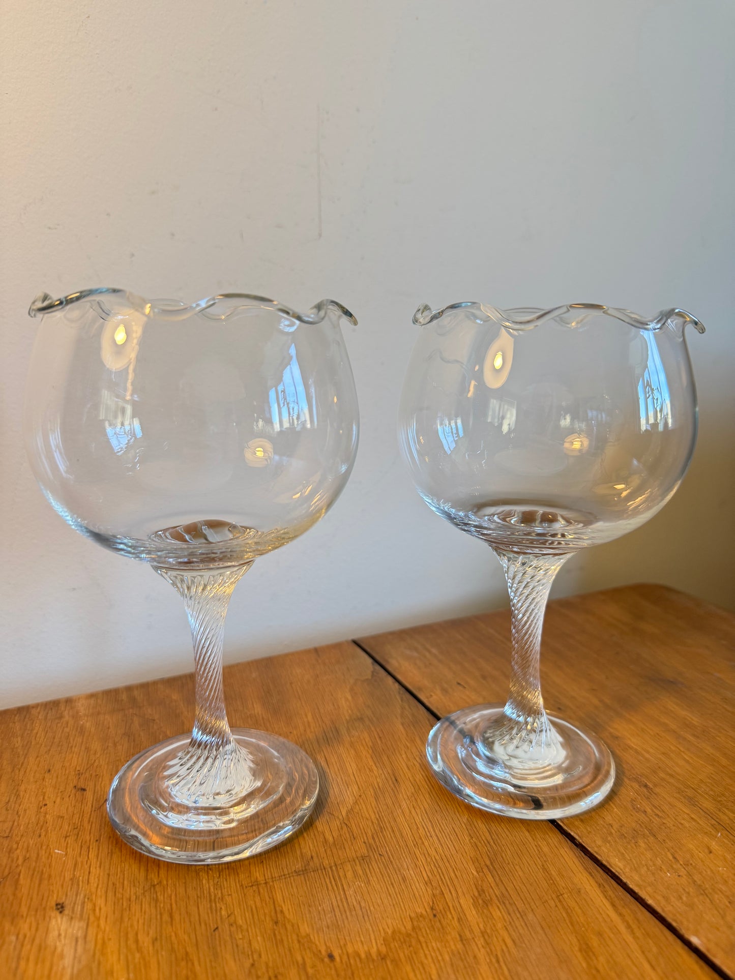 Pair of Twisted Stem Gin Glasses | Scalloped/Flared Rim | Dessert Glass | Vintage Retro Barware |