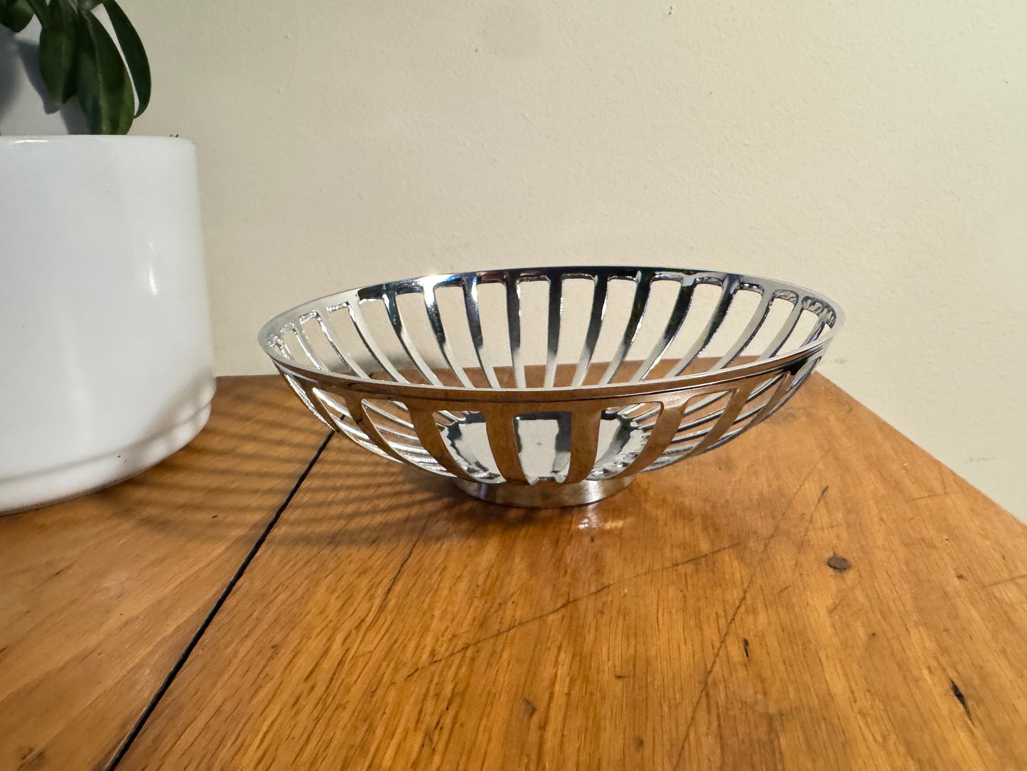 Retro Chrome Decorative Fruit Bowl