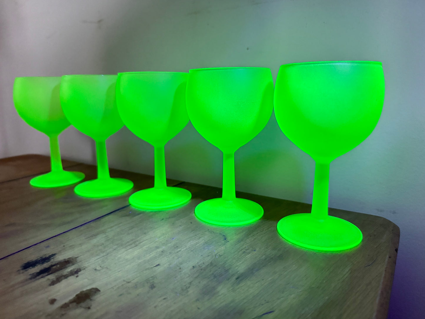 Set of 5 Frosted Uranium Wine Glasses | Luminarc France Techno Neon Green | Vaseline Glass | Vintage Retro Quirky Barware |