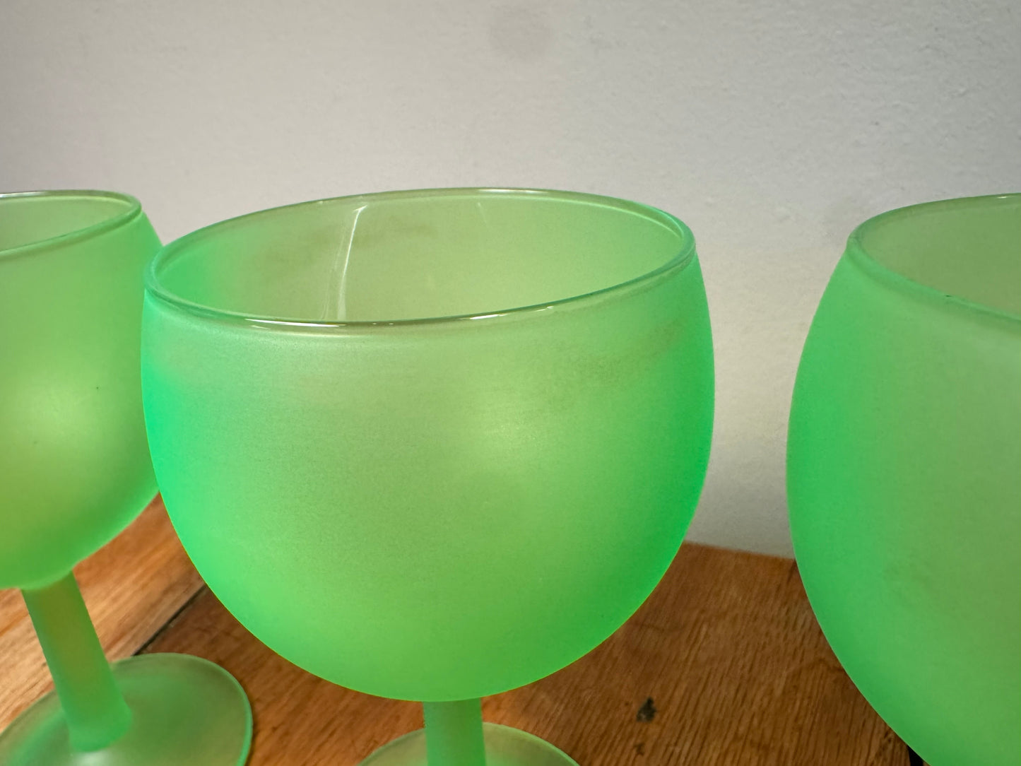 Set of 5 Frosted Uranium Wine Glasses | Luminarc France Techno Neon Green | Vaseline Glass | Vintage Retro Quirky Barware |